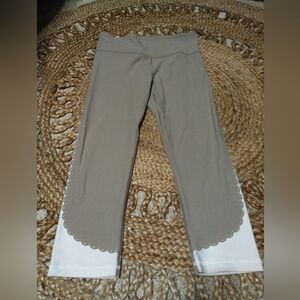 Athleta Tan and White Elation Scallop Cropped Leggings  Size M